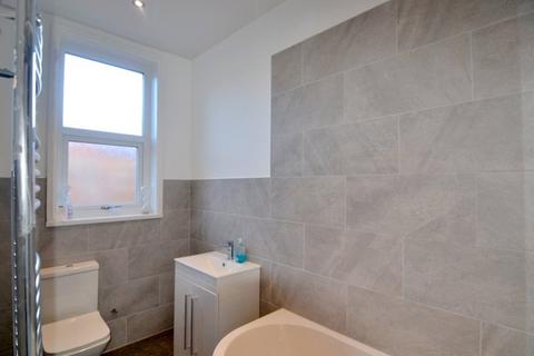 2 bedroom apartment to rent, Queen Alexandra Road, North Shields, NE29