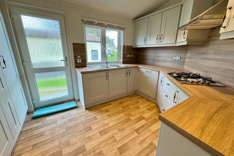 2 bedroom park home for sale, Edenbridge, Kent, TN8