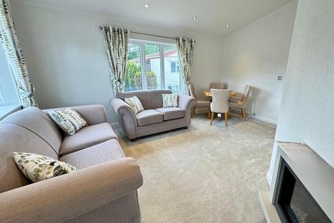 2 bedroom park home for sale, Edenbridge, Kent, TN8