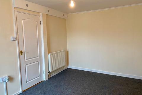 2 bedroom terraced house to rent, Balloch View, Glasgow G67