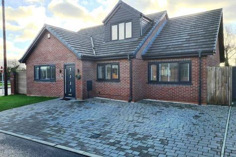 3 bedroom detached bungalow for sale, Meadow View Gardens, Droylsden