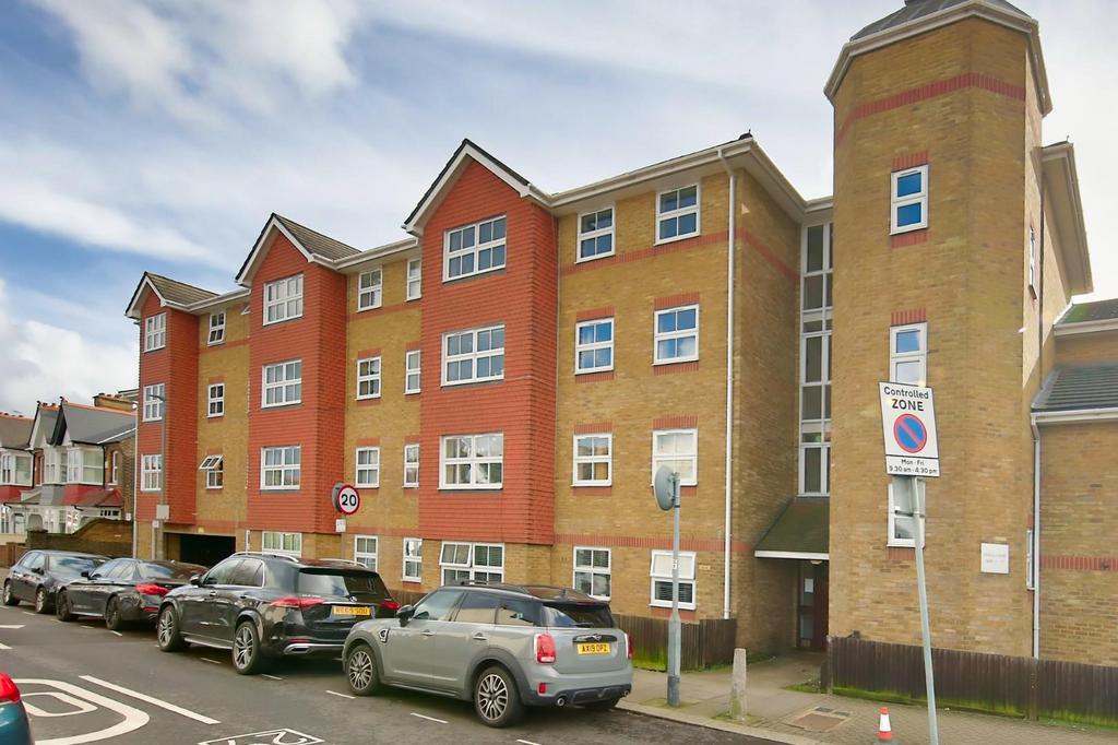 18 times court 24 ravensbury road front.jpg