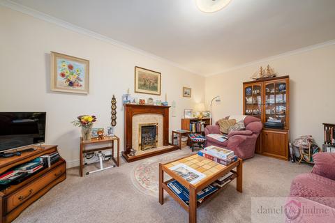 18 Abbotts Road, Leek, ST13 6EZ