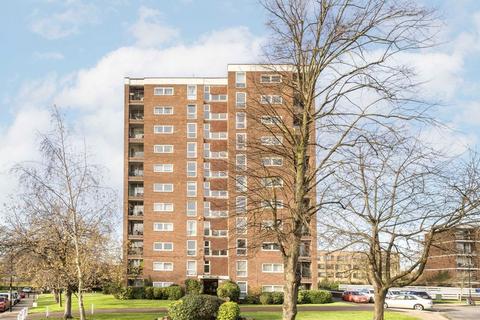 2 bedroom flat for sale, Green Vale, London W5