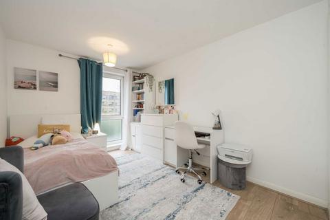 2 bedroom flat for sale, Green Vale, London W5