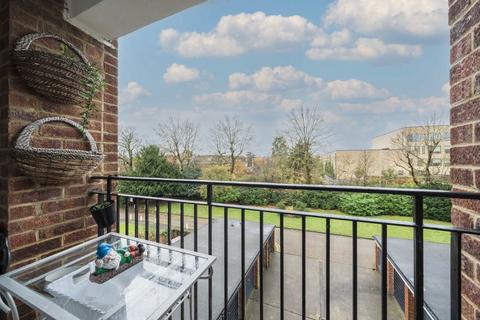 Flat 10, Gilbert Court Green Vale, London, W5 3AX