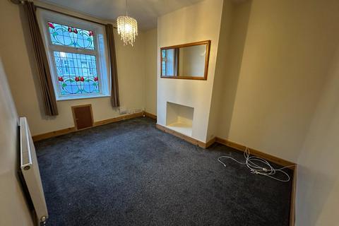 2 bedroom terraced house to rent, Burnley Road, Accrington