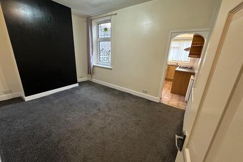 2 bedroom terraced house to rent, Burnley Road, Accrington