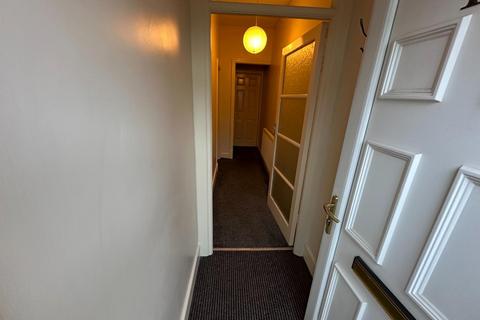 2 bedroom terraced house to rent, Burnley Road, Accrington