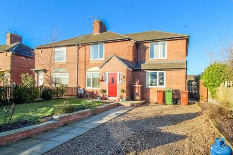 4 bedroom semi-detached house for sale, Favell Avenue, Normanton WF6