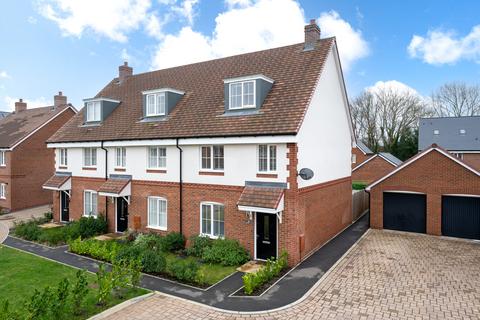 4 bedroom end of terrace house for sale, Hedgehog Way, Berkhamsted HP4