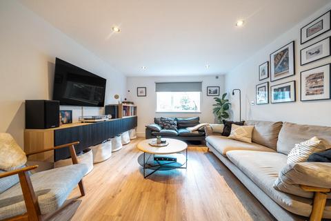 2 bedroom flat for sale, 613 Watford Way, London NW7