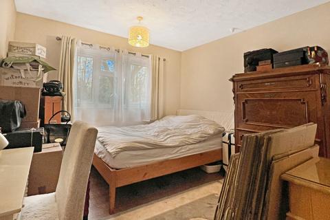 1 bedroom ground floor flat for sale, Walkling Way, Cambridge CB24