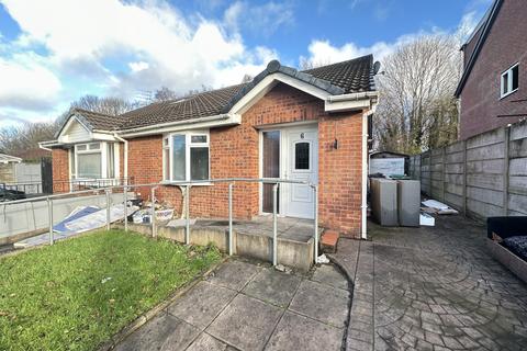 2 bedroom bungalow to rent, Ellen Wilkinson Crescent, Manchester, M12