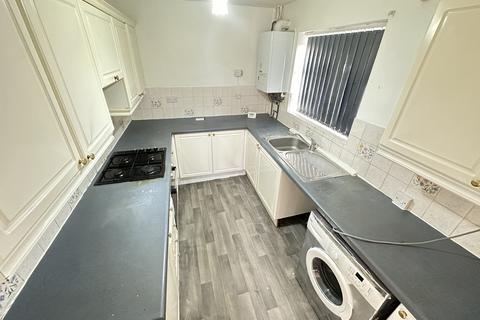 2 bedroom bungalow to rent, Ellen Wilkinson Crescent, Manchester, M12