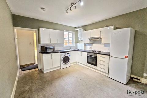 4 bedroom terraced house for sale, Basingstoke Road, Reading RG2