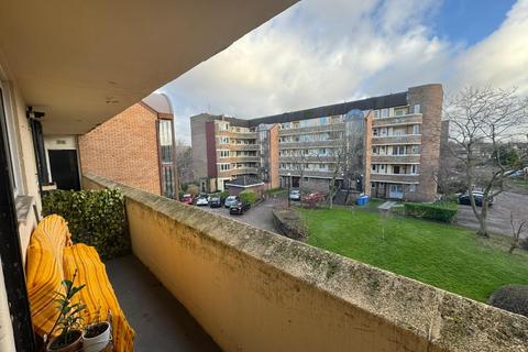 2 bedroom flat for sale, Minster Court, Liverpool