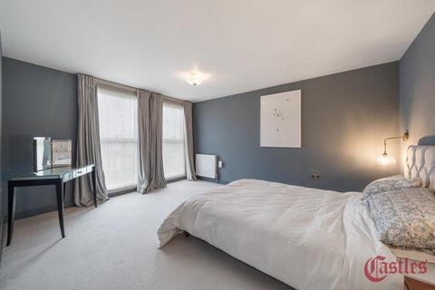 undefined, Warner Road, Crouch End, N8