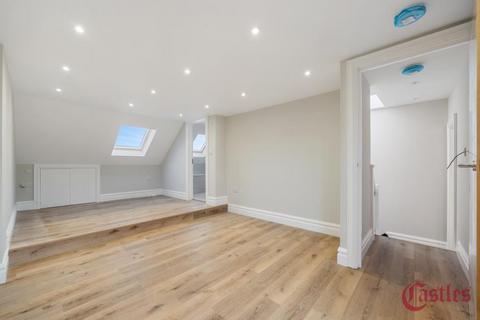 3 bedroom flat to rent, Harvey Road, Crouch End, N8