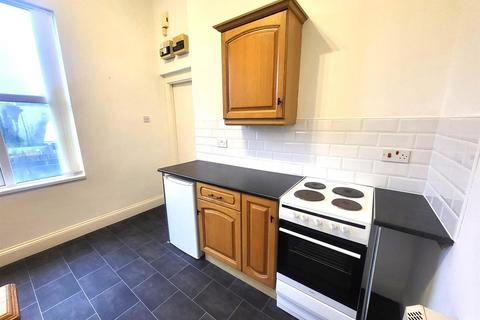 Studio to rent, Newbridge Crescent, Wolverhampton, WV6 0LH