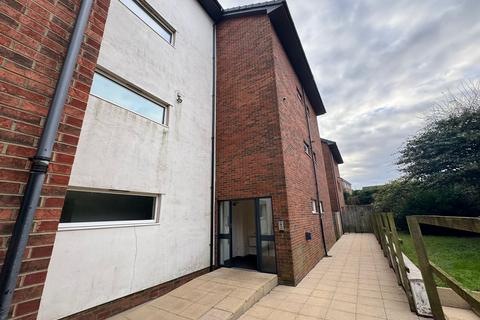 2 bedroom apartment to rent, Appletreet Court, Gateshead NE8