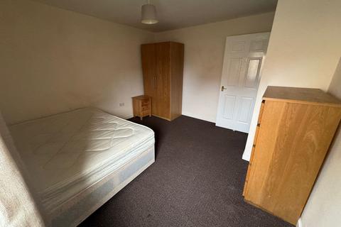 2 bedroom apartment to rent, Appletreet Court, Gateshead NE8