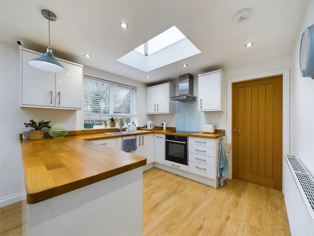 Kitchen/ Dining room