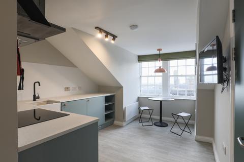 Studio to rent, Plot South Bridge Postgrad , Premium Loft Studio - Great view	 at Nationwide, 53-68 South Bridge,  EH1