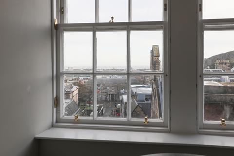 Studio to rent, Plot South Bridge Postgrad , Premium Loft Studio - Great view	 at Nationwide, 53-68 South Bridge,  EH1