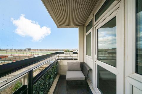 1 bedroom flat for sale, Westland House, Silvertown, E16