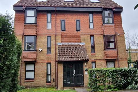 1 bedroom flat for sale, Coopers Close, London, E1