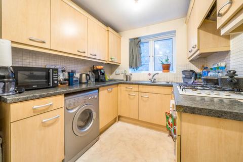 3 bedroom end of terrace house to rent, Reading,  Earley,  RG6