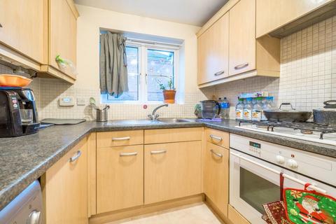 3 bedroom end of terrace house to rent, Reading,  Earley,  RG6