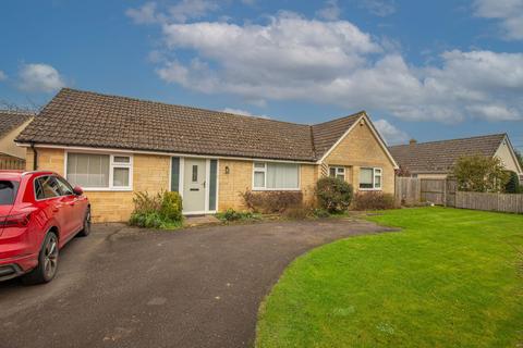 4 bedroom detached bungalow to rent, Foxley Road, Malmesbury, SN16