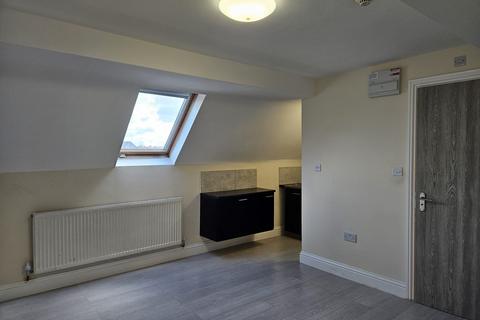 Studio to rent, Lady Margaret Road, Southall UB1