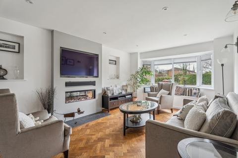169 Cherry Tree Road, Beaconsfield, HP9 1BB