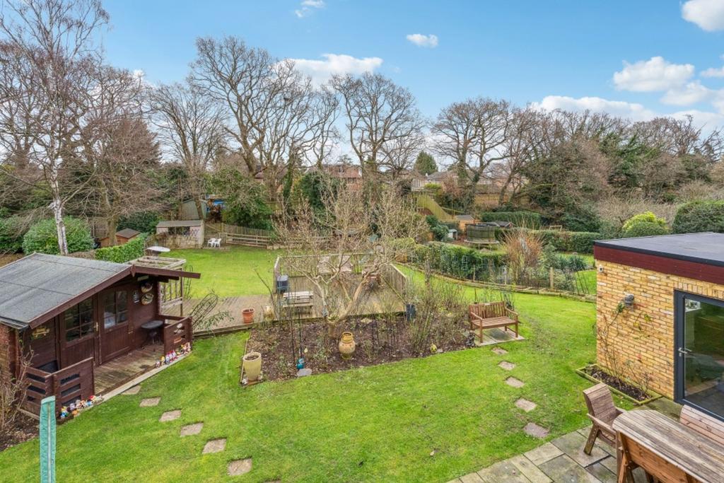 Summerhouse & Deck