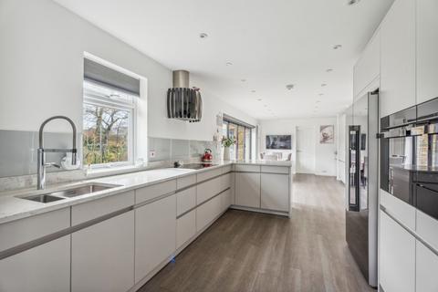 169 Cherry Tree Road, Beaconsfield, HP9 1BB