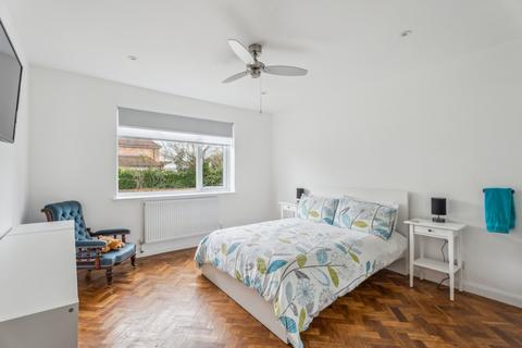 169 Cherry Tree Road, Beaconsfield, HP9 1BB