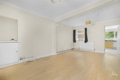 37 Crythan Road, Neath, SA11 1SR