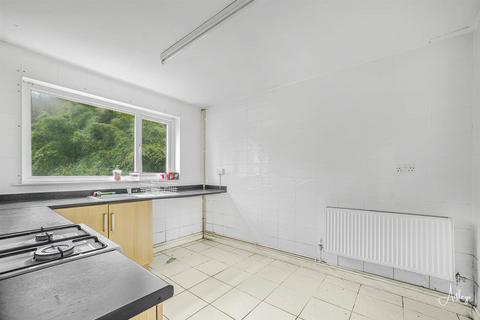 37 Crythan Road, Neath, SA11 1SR