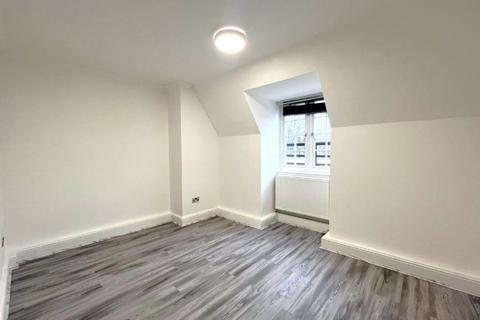 4 bedroom flat to rent, Euston, London NW1