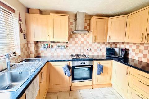 3 bedroom detached house for sale, Burket Close,  Southall, UB2