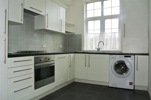 2 bedroom apartment to rent, Marine Parade, Whitstable, CT5