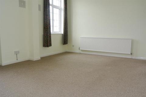 2 bedroom apartment to rent, Marine Parade, Whitstable, CT5