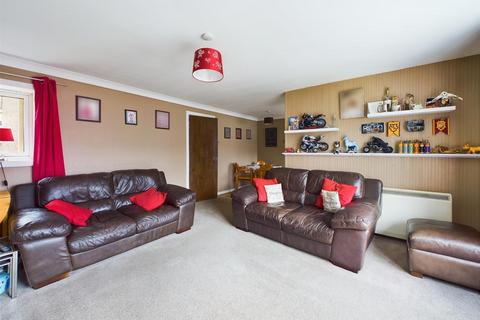 2 bedroom flat for sale, Moray Place, Fort William PH33