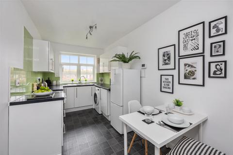 2 bedroom flat for sale, Withdean Rise, Withdean, Brighton