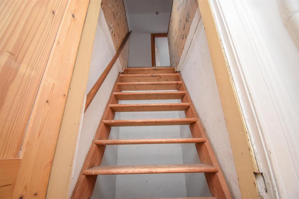 STAIRS TO LOFT.jpg