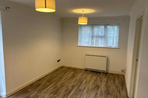 1 bedroom flat to rent, Menzies Avenue, Laindon SS15