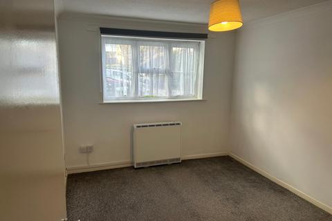 1 bedroom flat to rent, Menzies Avenue, Laindon SS15